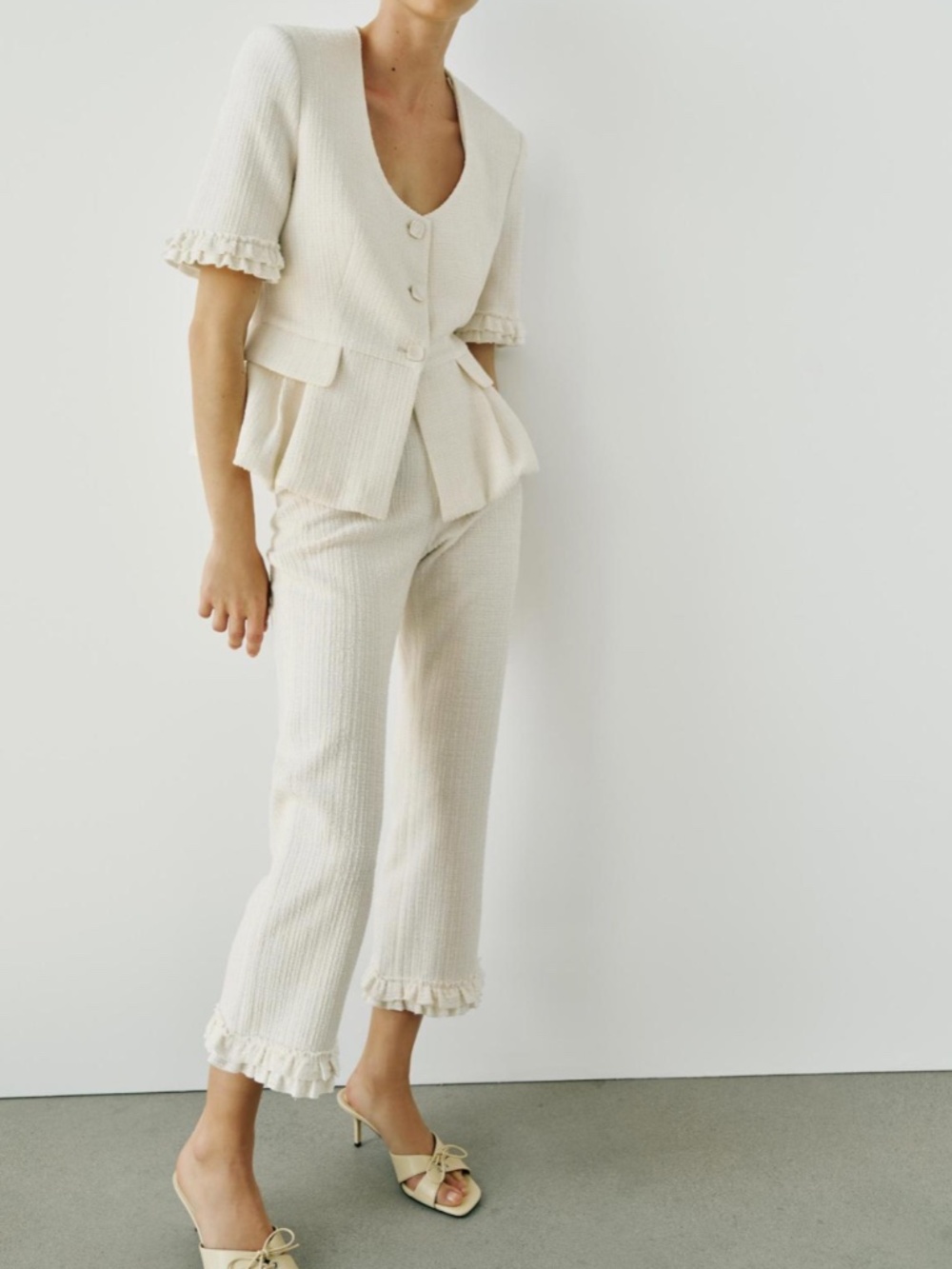 Zara Mini Flare Ruffled Pants White